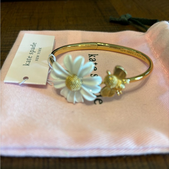 Kate Spade Daisy Bee Bracelet New - Picture 2 of 13